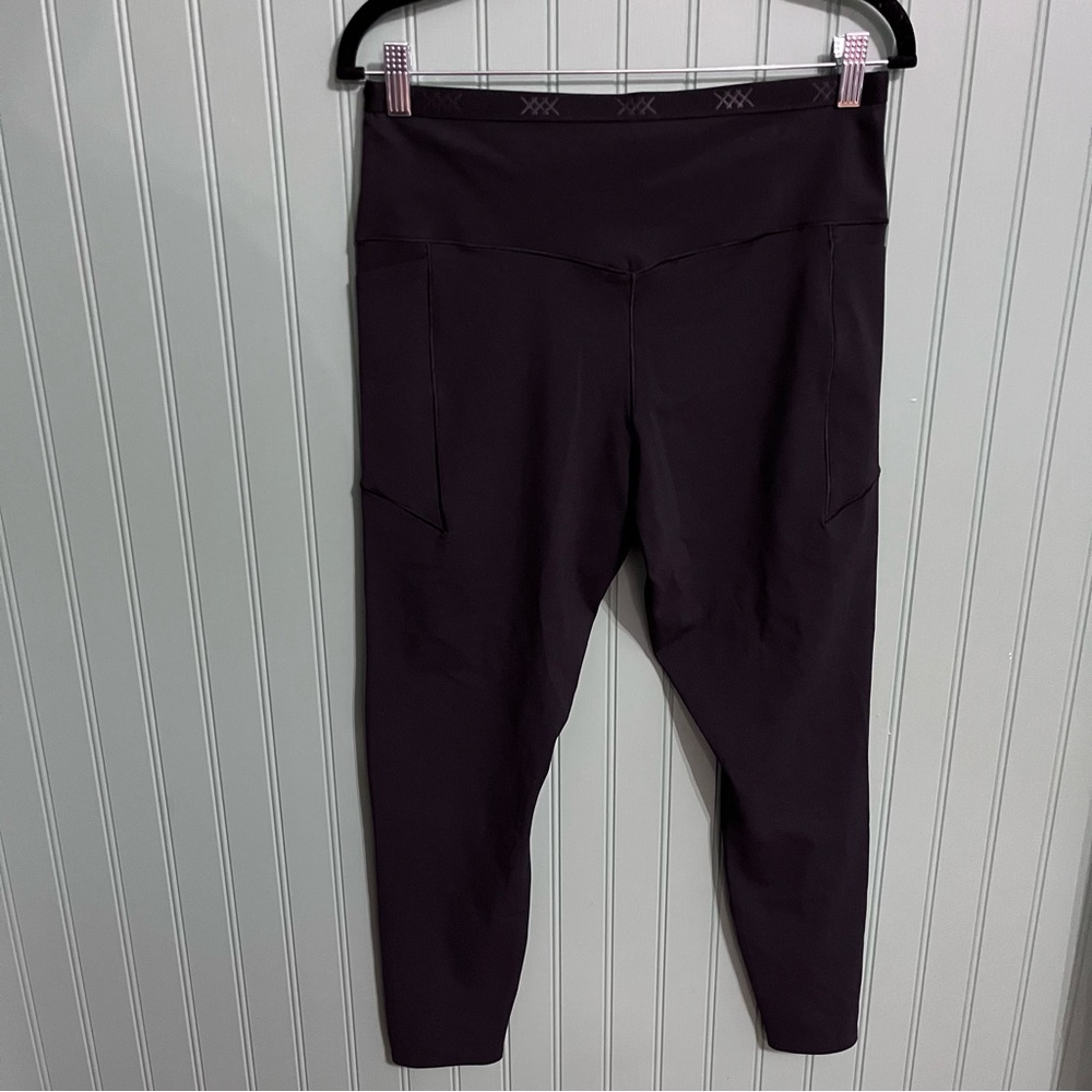 Rhone Revive Pure Black 7/8 Everyday Legging Pockets Size Medium NWOT